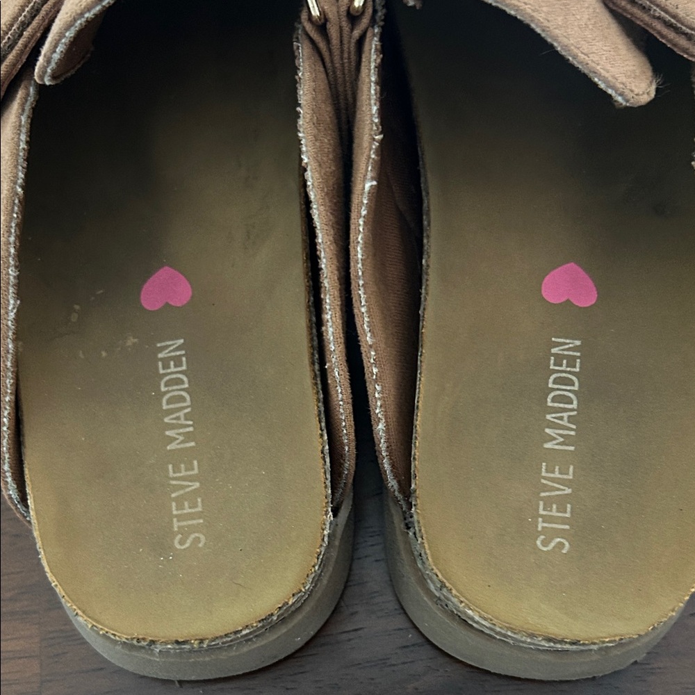 Steve Madden Brown Kids Sandals with Colorful Embellishments Size 3 - Picture 3 of 8